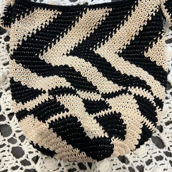 Wild Fable Black and Cream Crochet Shoulder Bag - Picture 3 of 9
